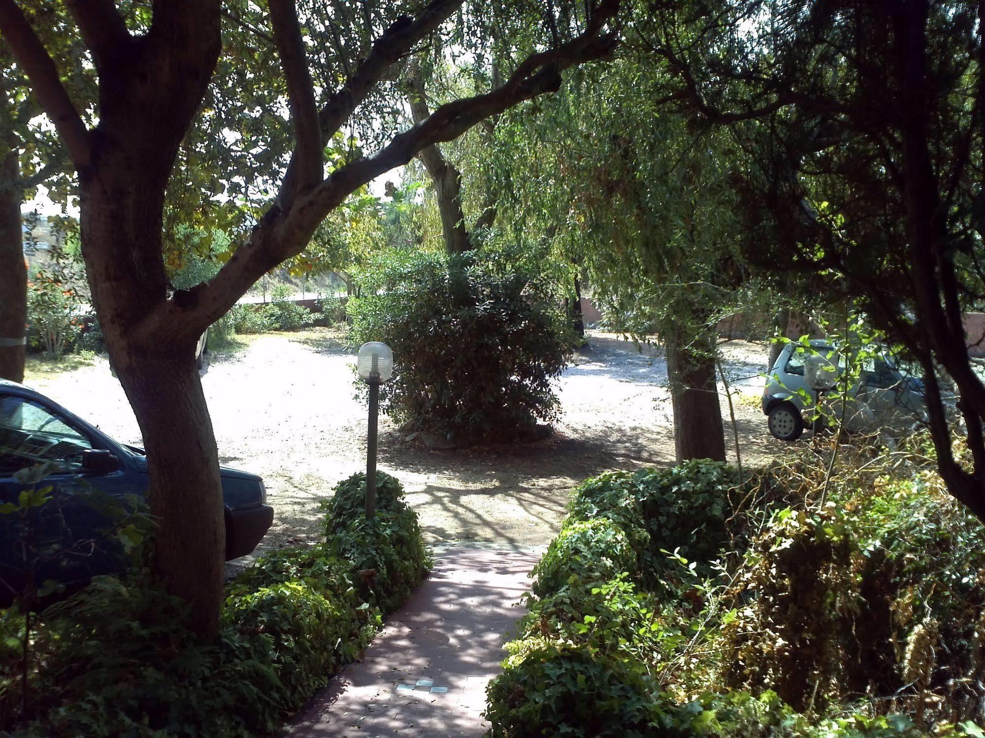 Abbaruja 3*