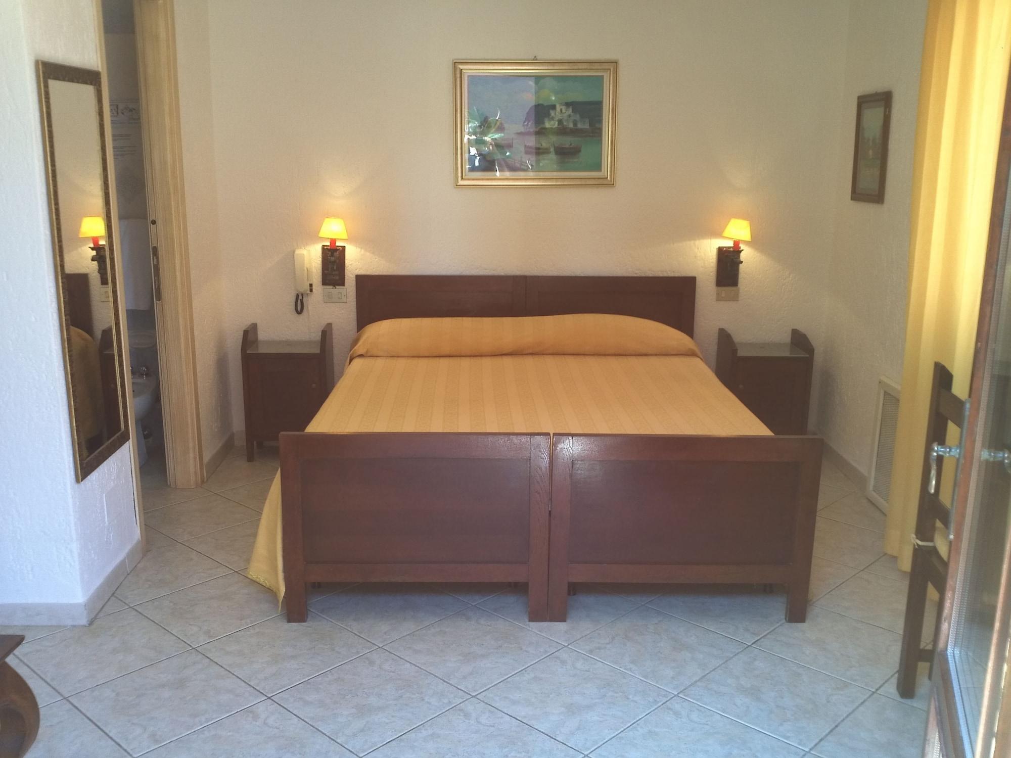 Abbaruja Hotel 3*