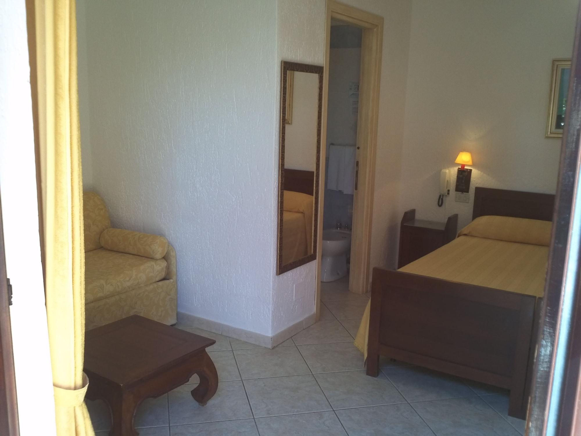 Abbaruja Hotel 3*